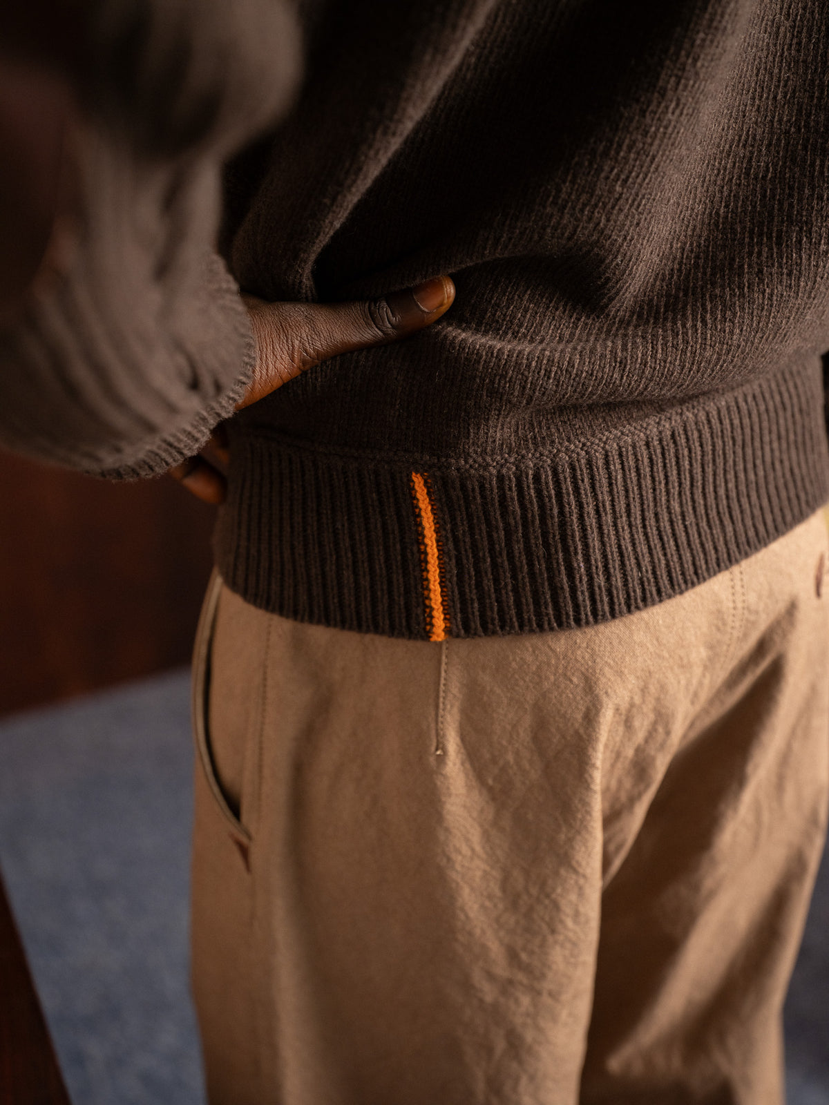 5 button sweater \ tobacco