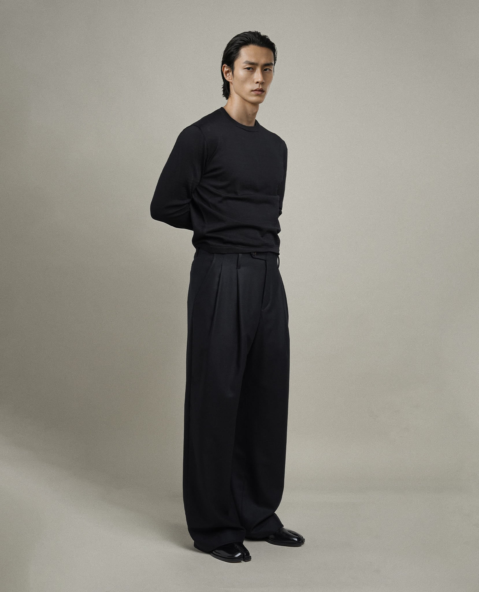 The Tailored Pleated Trousers - Punto Nero
