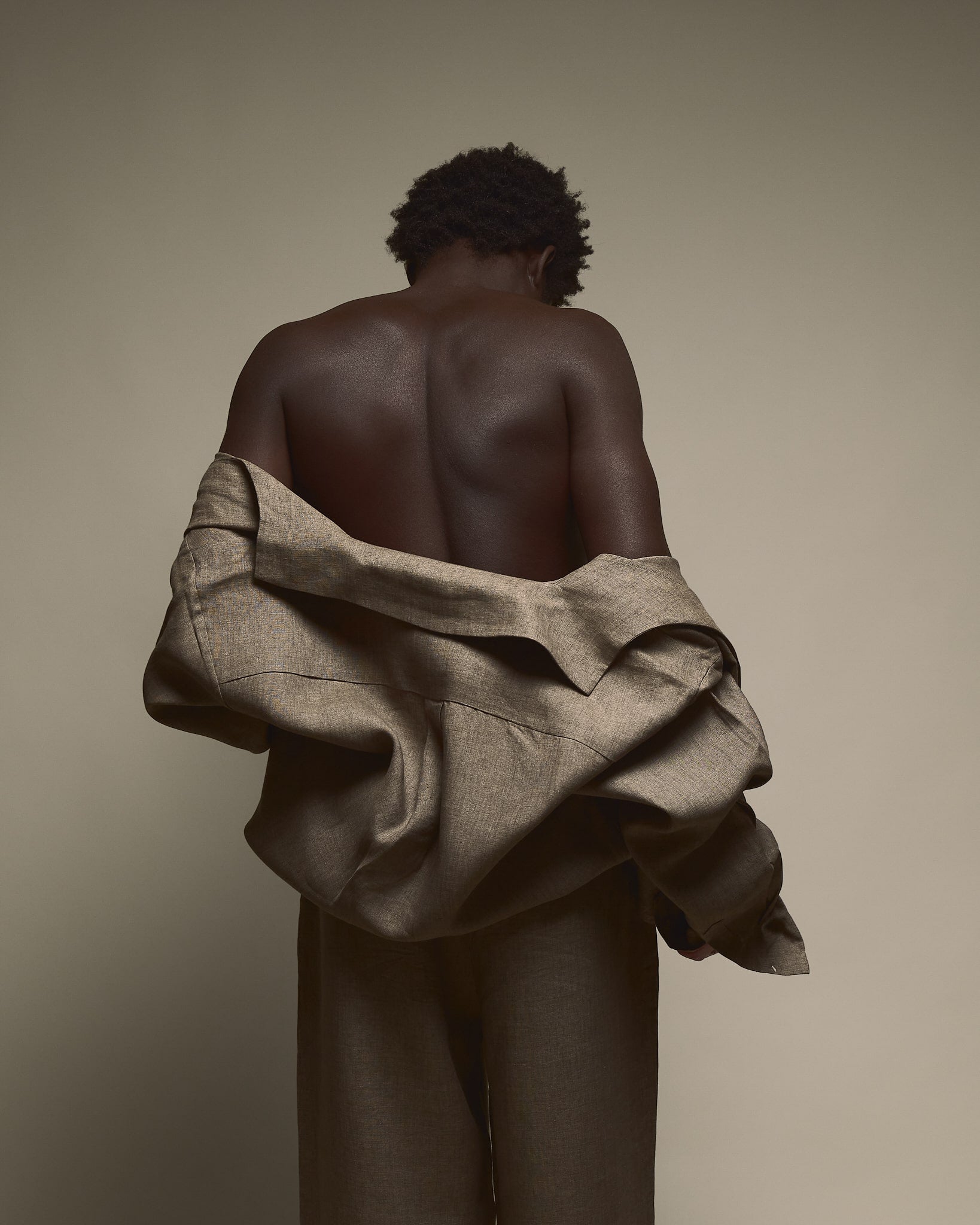 THE LINEN SHIRT - BROWN