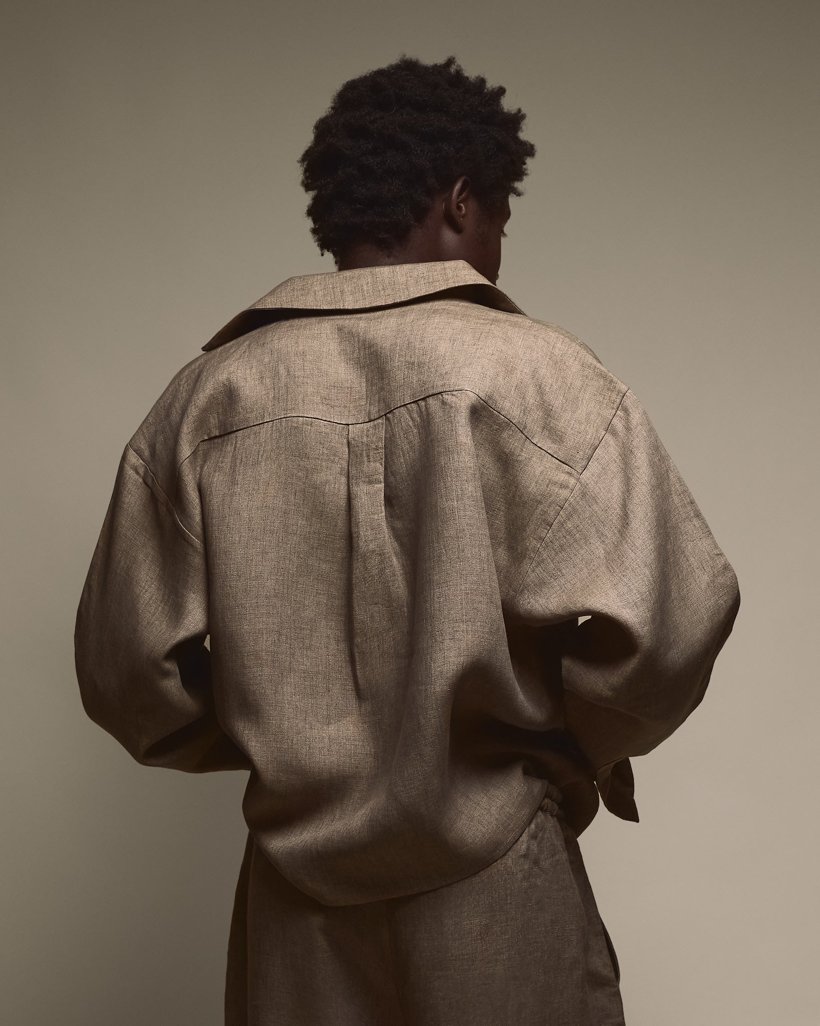 THE LINEN SHIRT - BROWN
