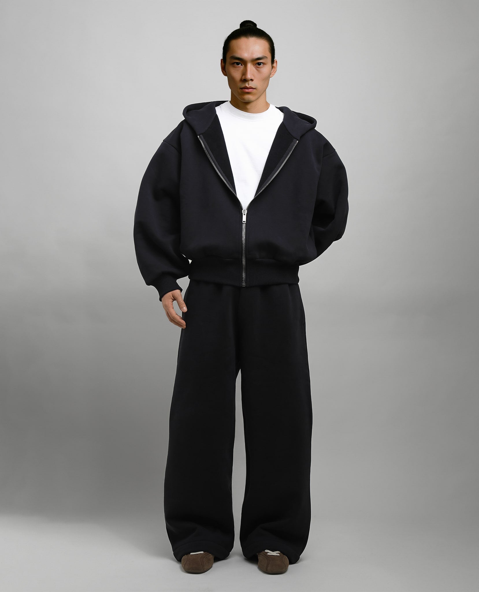 ذا زيبر V4 - أسود عتيق