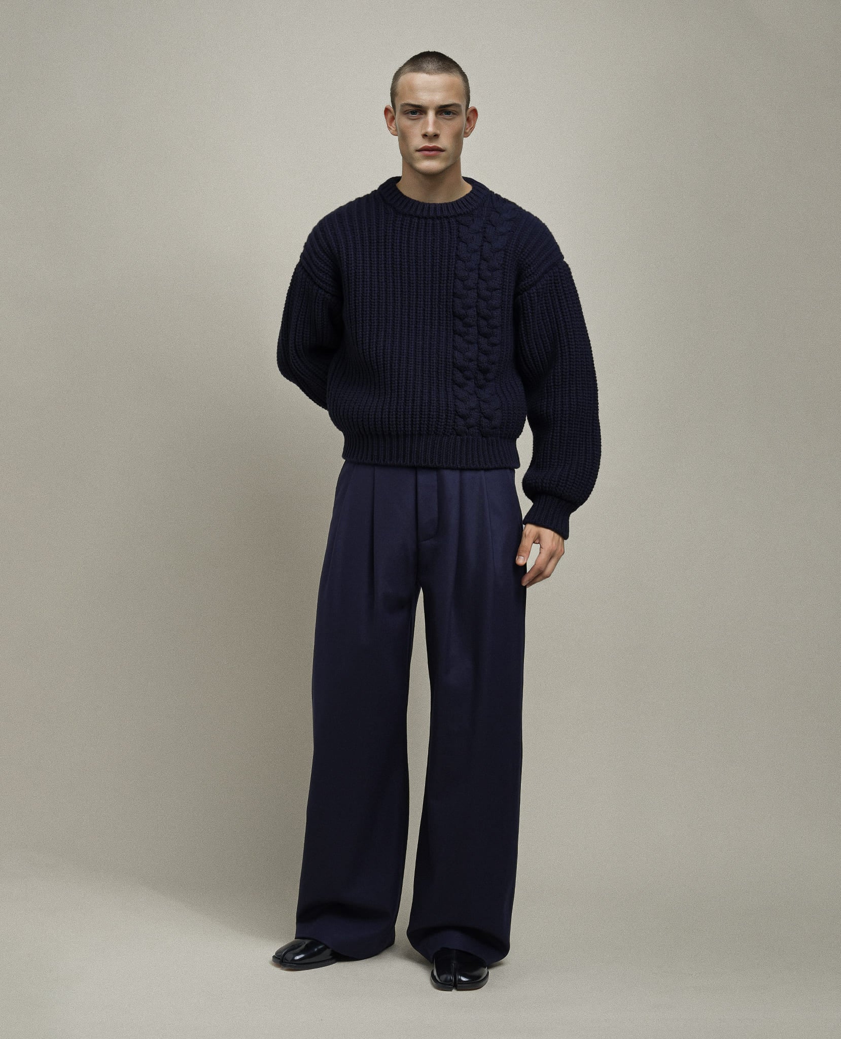 The Tailored Pleated Trousers - Navy
