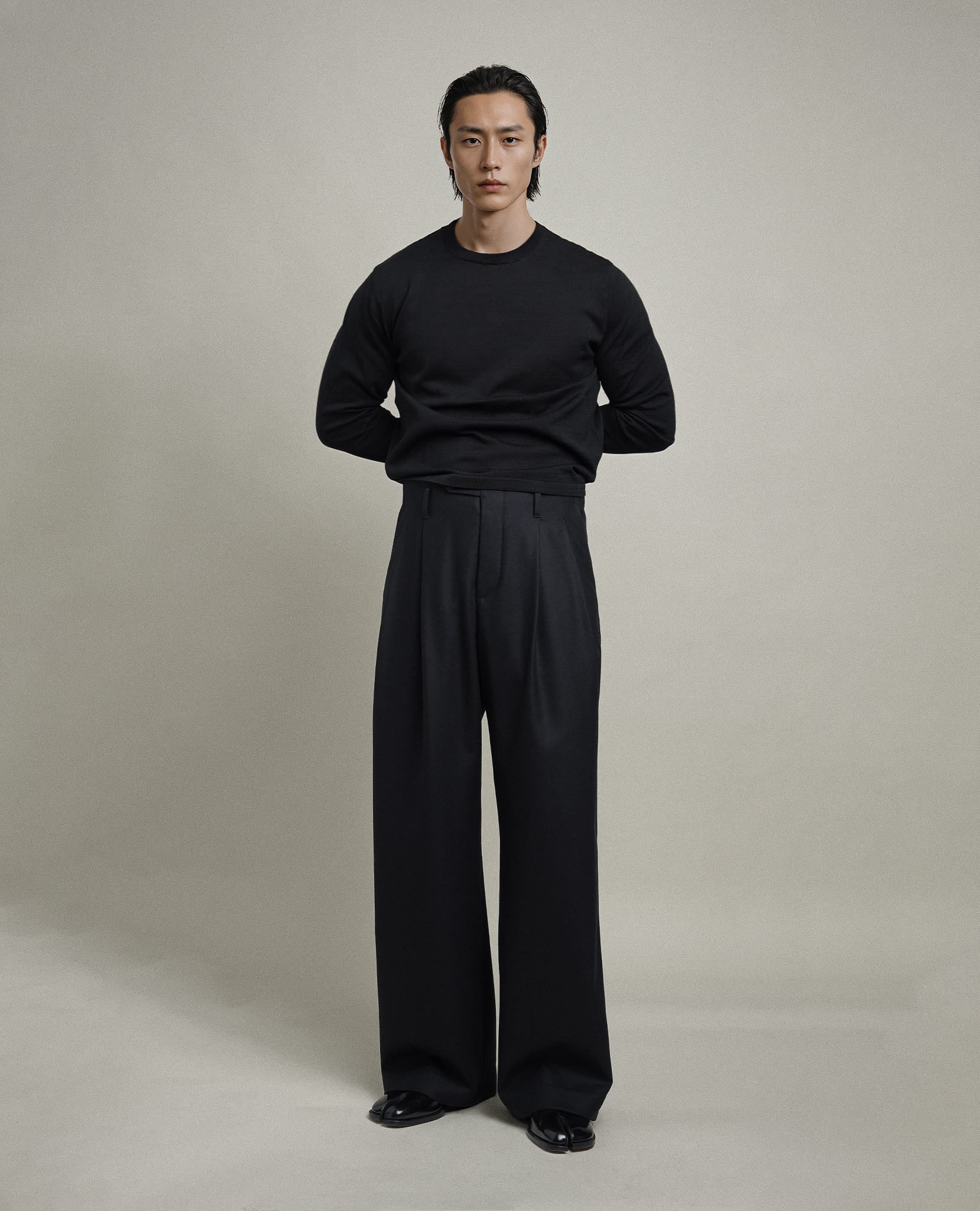The Tailored Pleated Trousers - Punto Nero